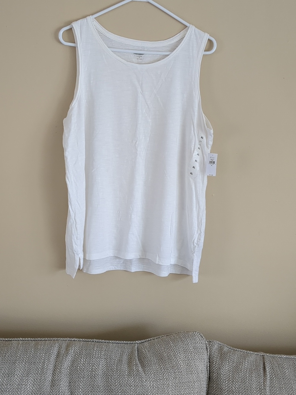 NWT Old Navy XL Calla Lily Sleeveless Crew Neck Top